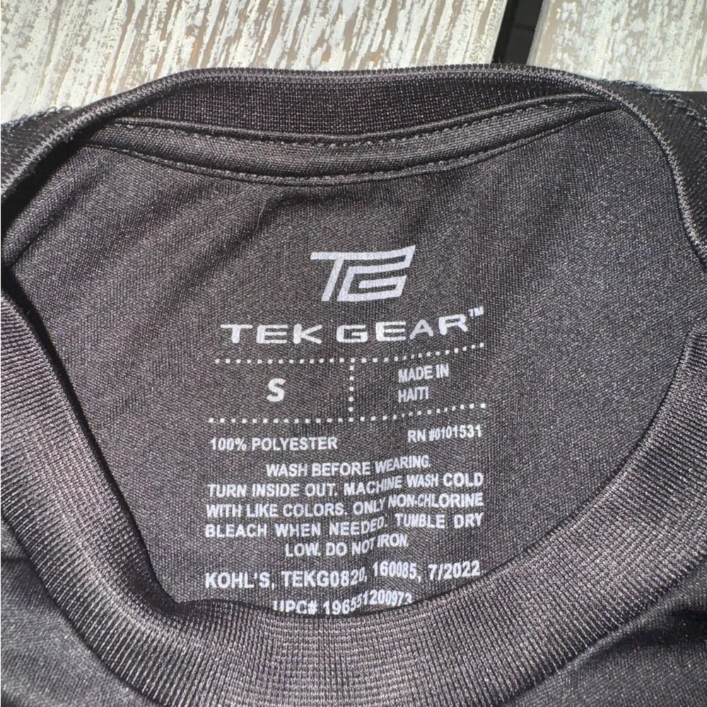 Set of 2 Tek Gear Boys Long Sleeved Dri-fit Tops, Black & Gray, Sz small
